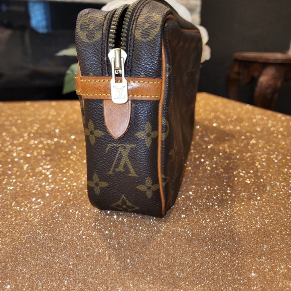 Louis Vuitton Compiegne 23 Clutch Bag - Picture 2 of 7
